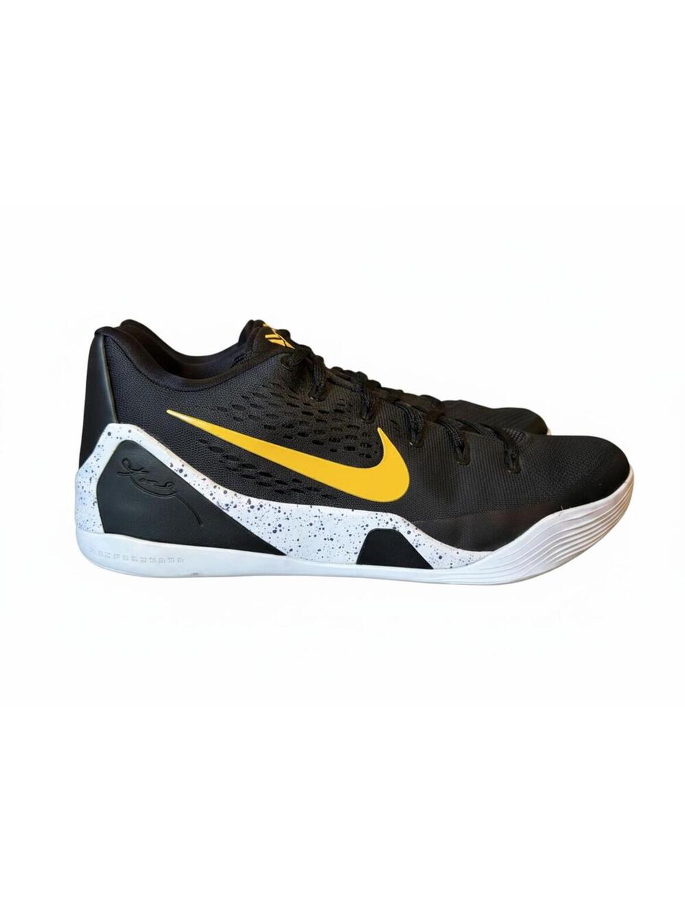 Nike Kobe Basketball Shoes - Men's 11.5
